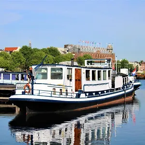 Passengership Avanti Hotel en barco