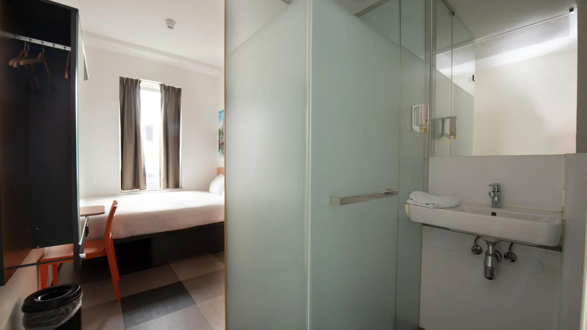 Easyhotel Amsterdam Arena Boulevard 2*,  Netherlands