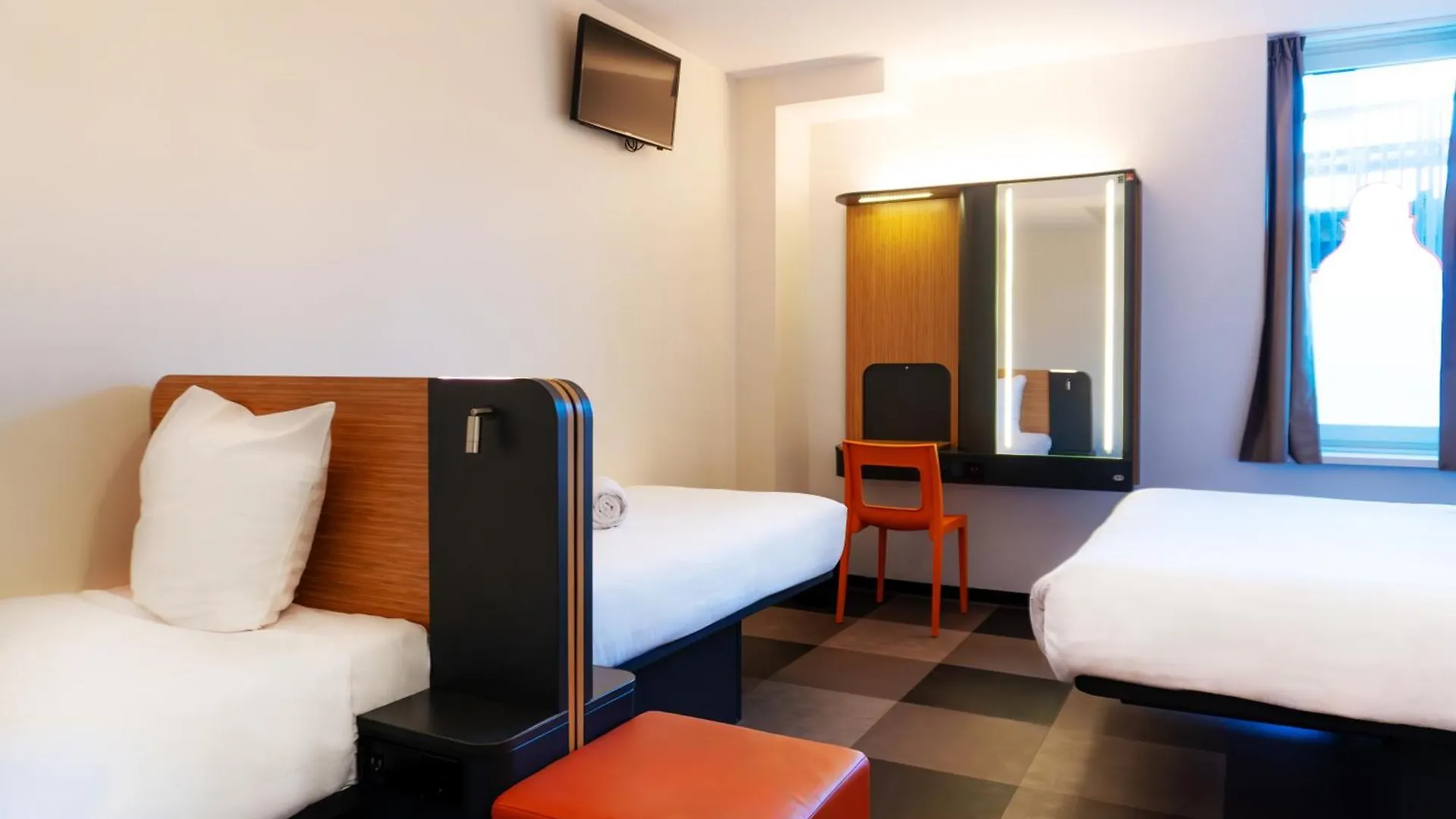 Easyhotel Amsterdam Arena Boulevard Hotel