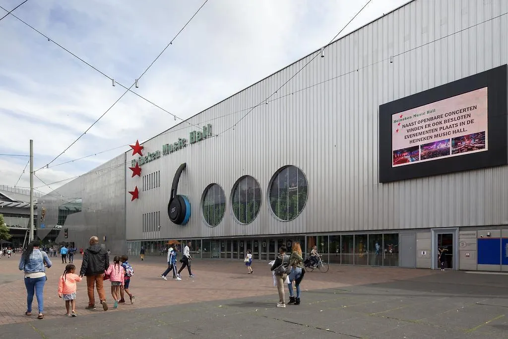 Easyhotel Amsterdam Arena Boulevard 2*,