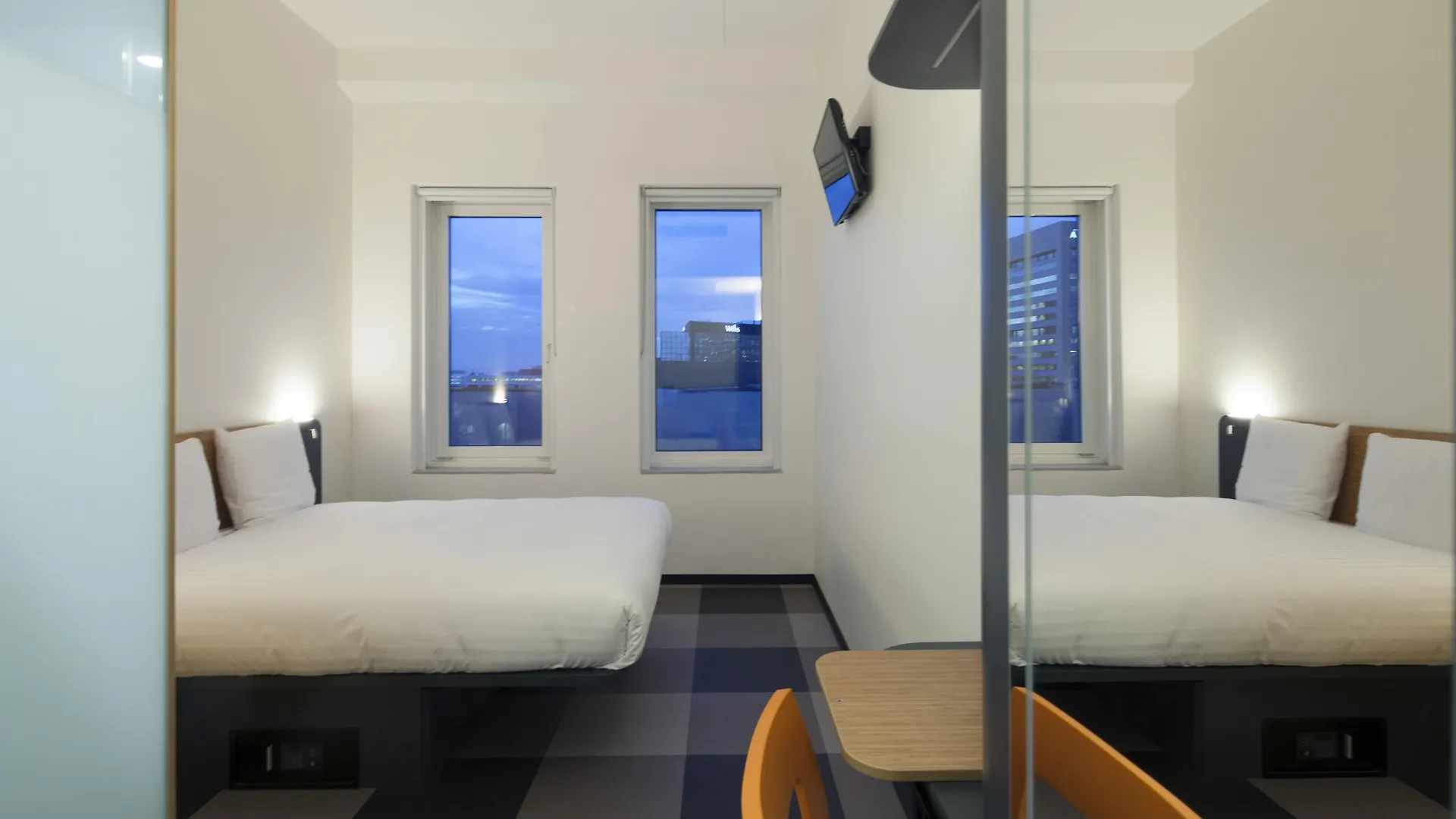 Easyhotel Amsterdam Arena Boulevard 2*,  Ολλανδία