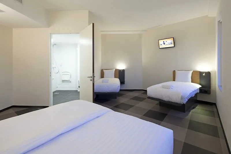 Easyhotel Amsterdam Arena Boulevard 2*,  Ολλανδία
